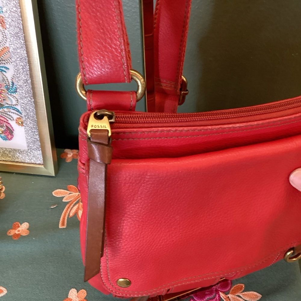 Fossil Morgan traveler leather messenger bag in red - Picture 5 of 6